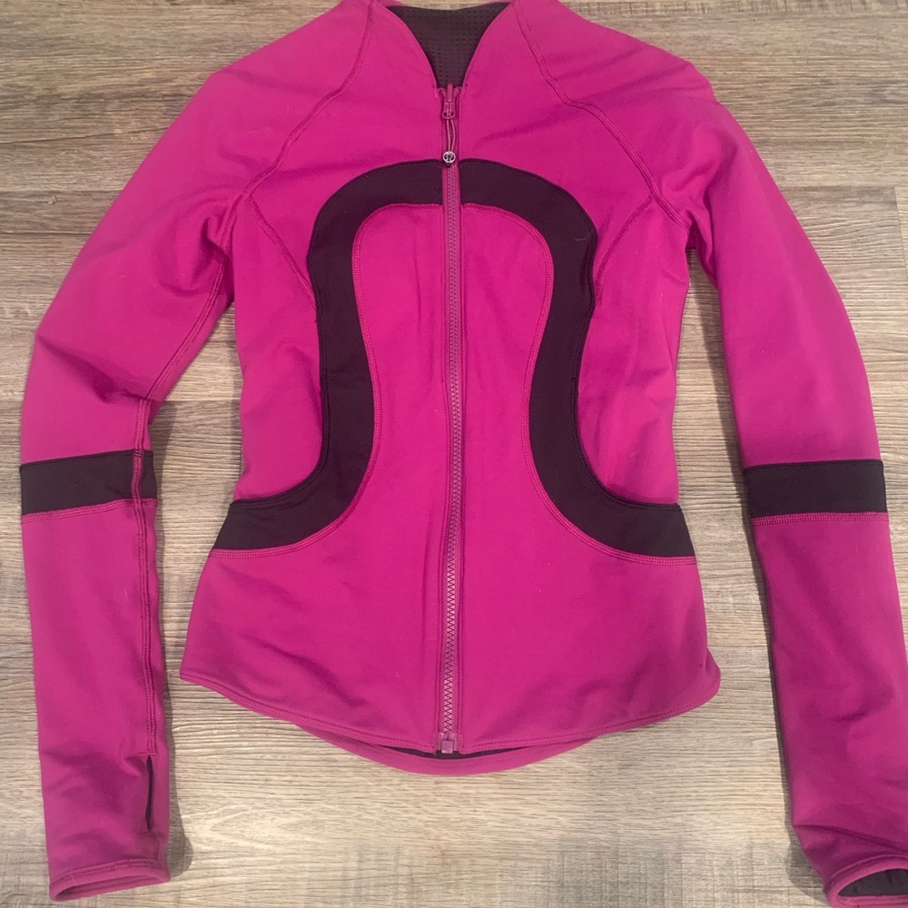 Like new Lululemon zip jacket-small